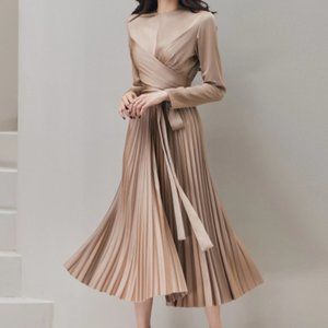 Lane JT CHARLENE SATIN EFFECT LONG SLEEVE DRESS